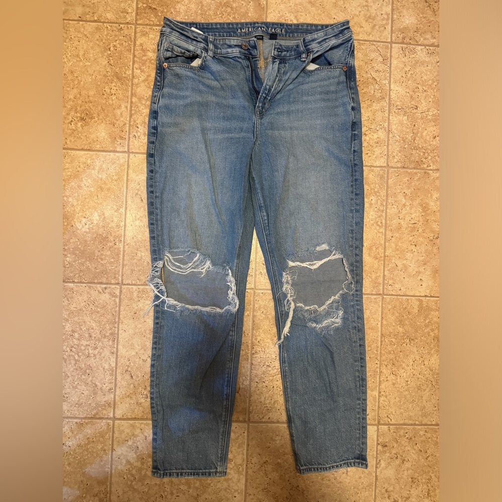 Size 10 AE Strigid Mom Jean